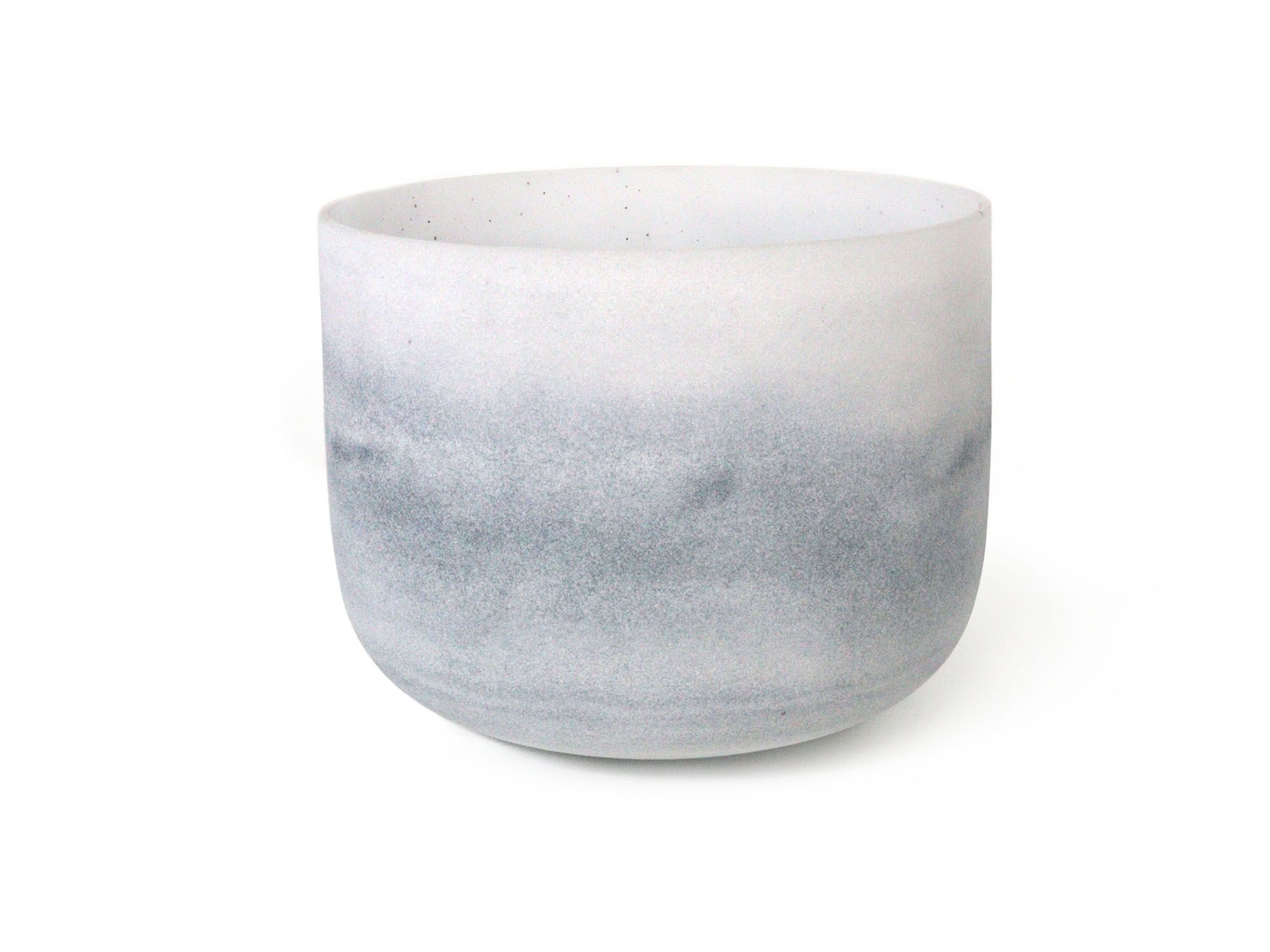 images/products/music/202303/black-and-white-gradient-crystal-singing-bowl/001.jpg