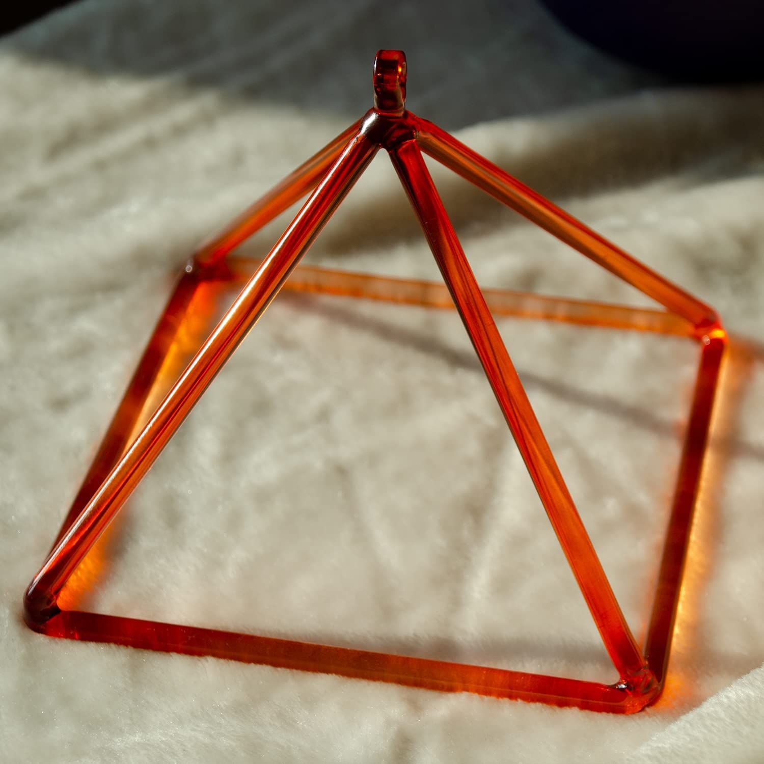 images/products/pyramid/orange-quartz-crystal-singing-pyramid/001.jpg