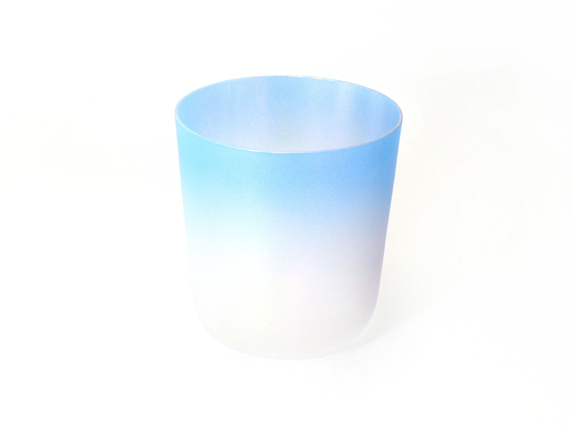 images/products/transparent/202306/sky-blue-gradient-clear-crystal-singing-bowl-tmb-013/002.jpg