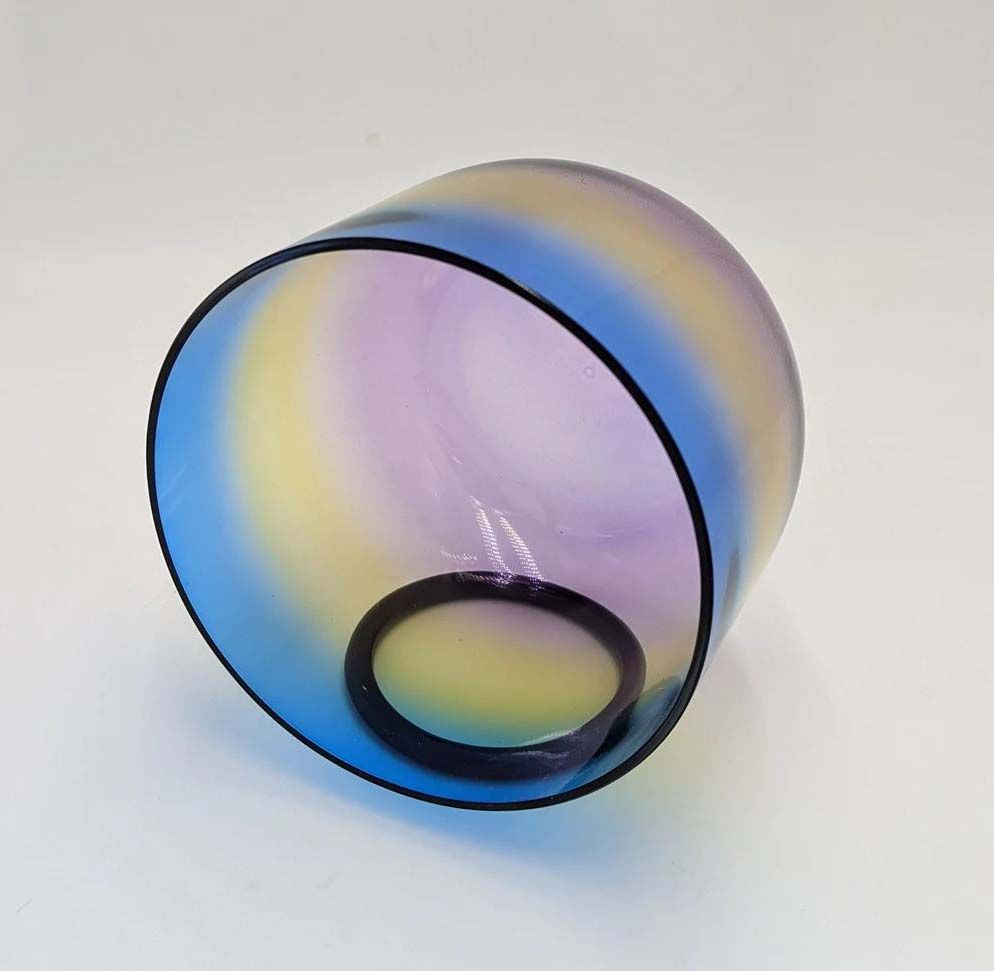 images/products/transparent/202304/rainbow-clear-quartz-crystal-singing-bowl-tmc-002/002.jpg