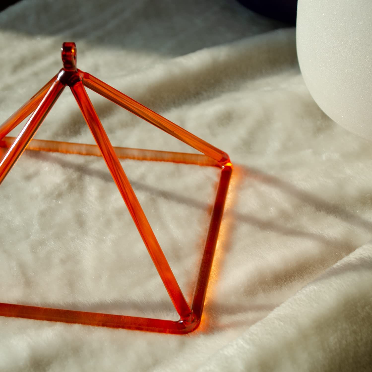 images/products/pyramid/orange-quartz-crystal-singing-pyramid/002.jpg