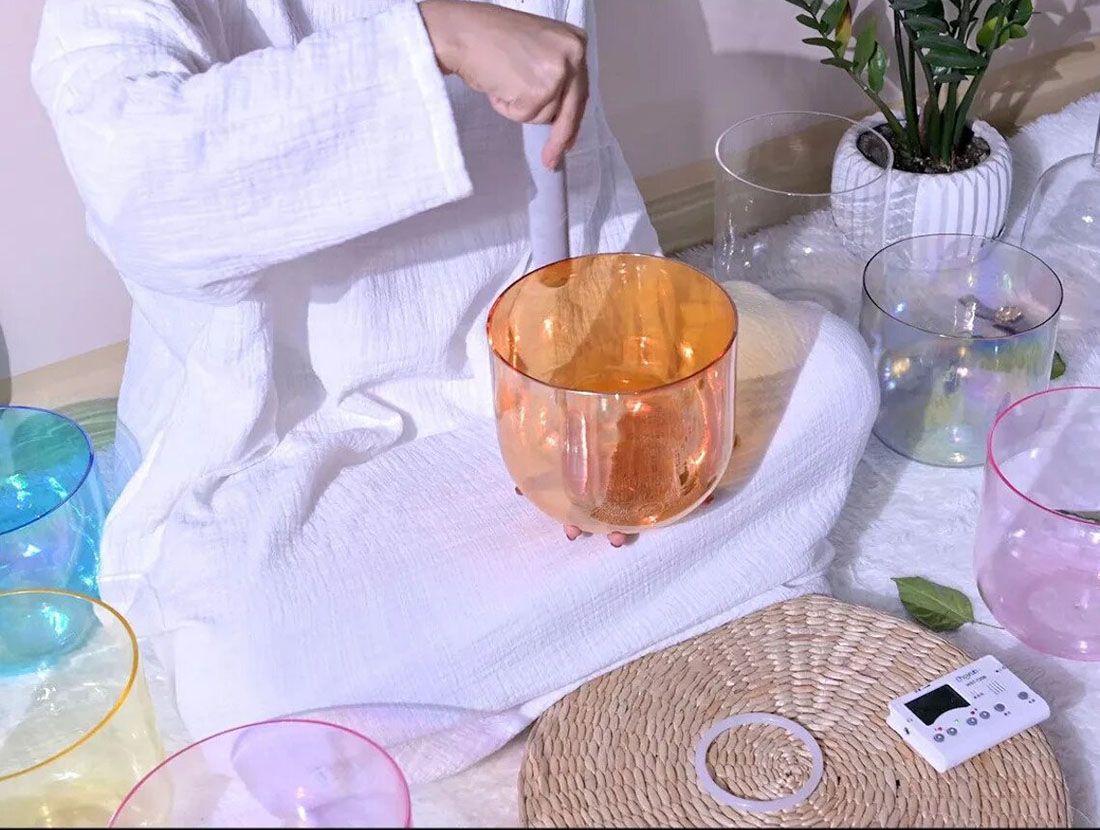 images/products/transparent/202303/orange-cosmic-light-clear-crystal-singing-bowl/003.jpg