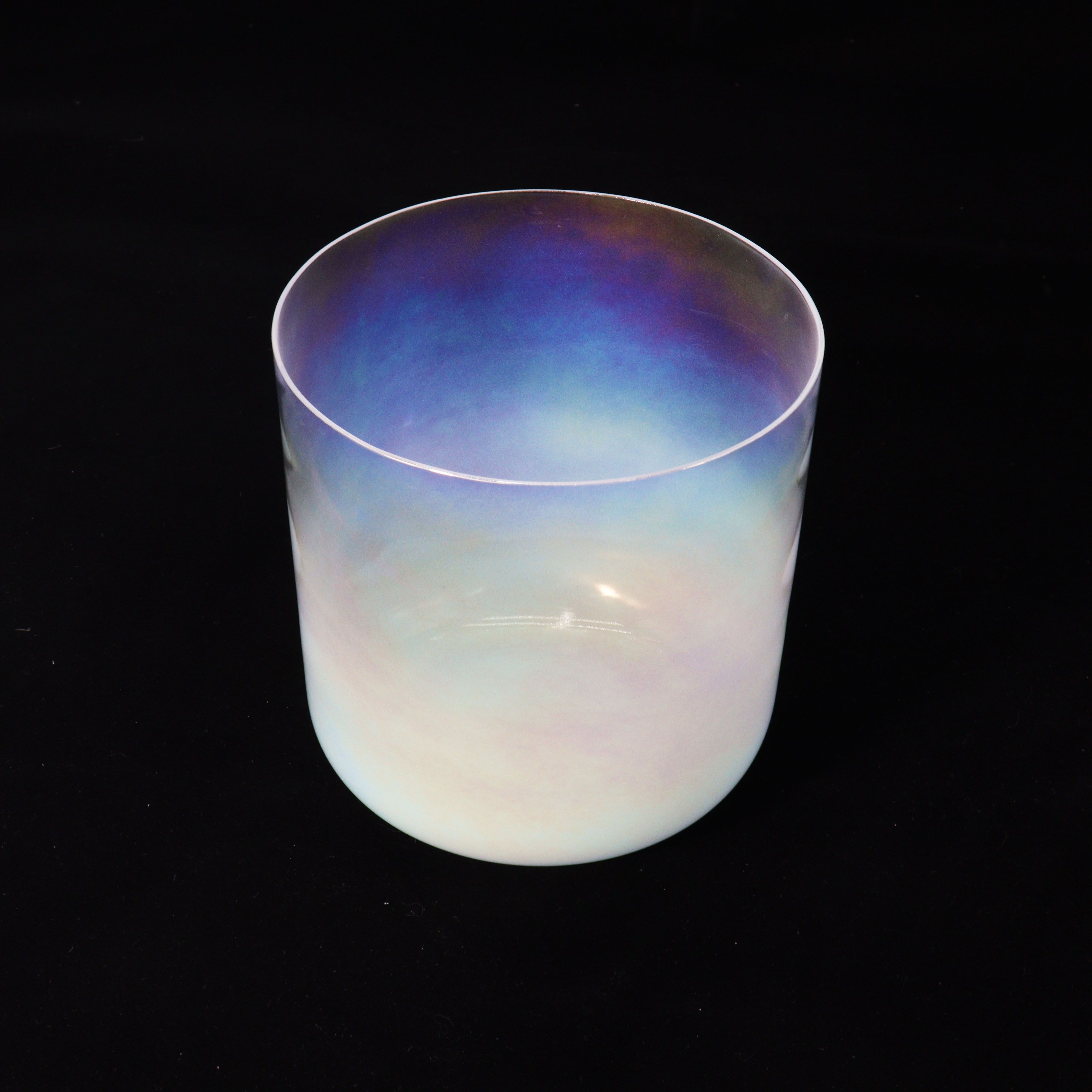 images/products/transparent/202305/clear-gradient-quartz-crystal-singing-bowl-tmb-006/01.jpg