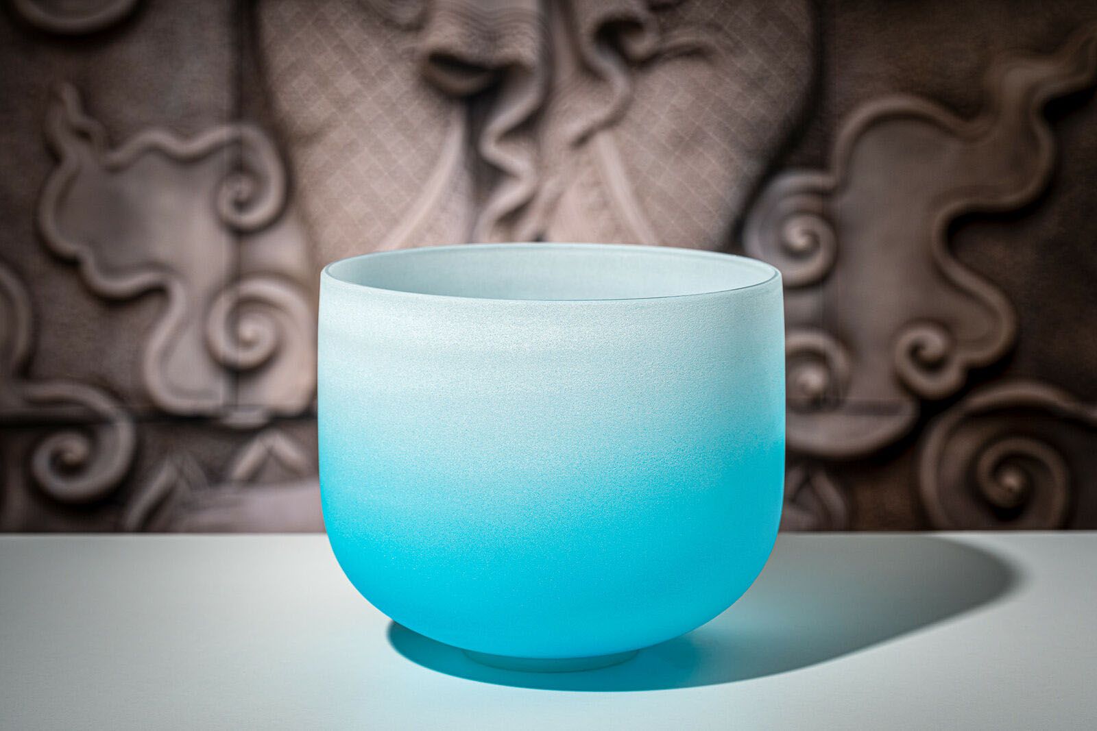 images/products/music/blue-half-color-frosted-quartz-crystal-singing-bowl/blue-half-color-frosted-quartz-crystal-singing-bowl-set_07.jpg
