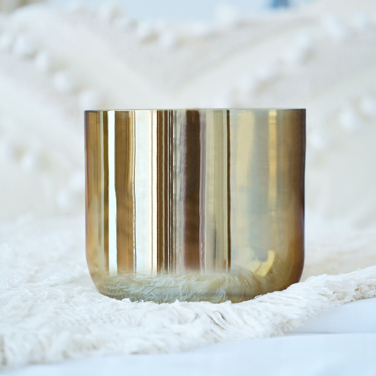 images/products/transparent/champagne-color-cosmic-clear-crystal-singing-bowl/champagne-color-cosmic-clear-crystal-singing-bowl_06.jpg