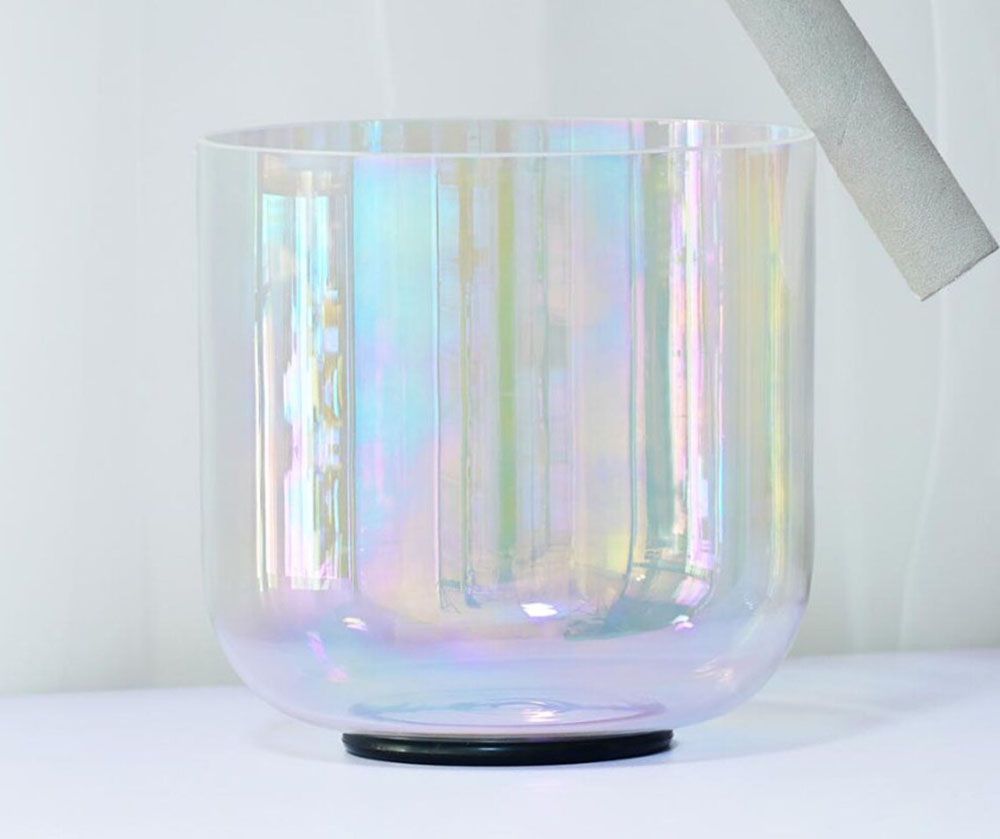 images/products/transparent/cosmic-light-clear-crystal-singing-bowl/cosmic-light-clear-crystal-singing-bowl_04.jpg
