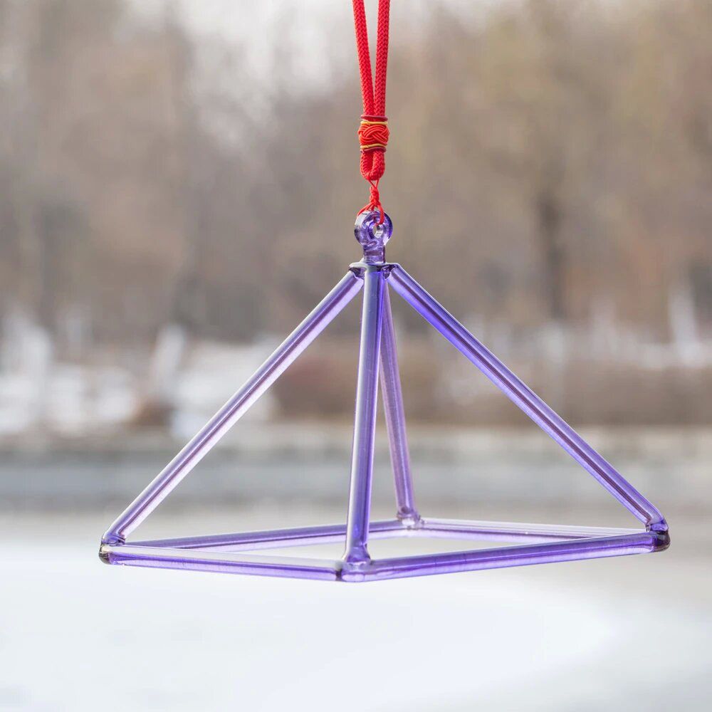 images/products/pyramid/purple-quartz-crystal-singing-pyramid/purple-quartz-crystal-singing-pyramid_04.jpg