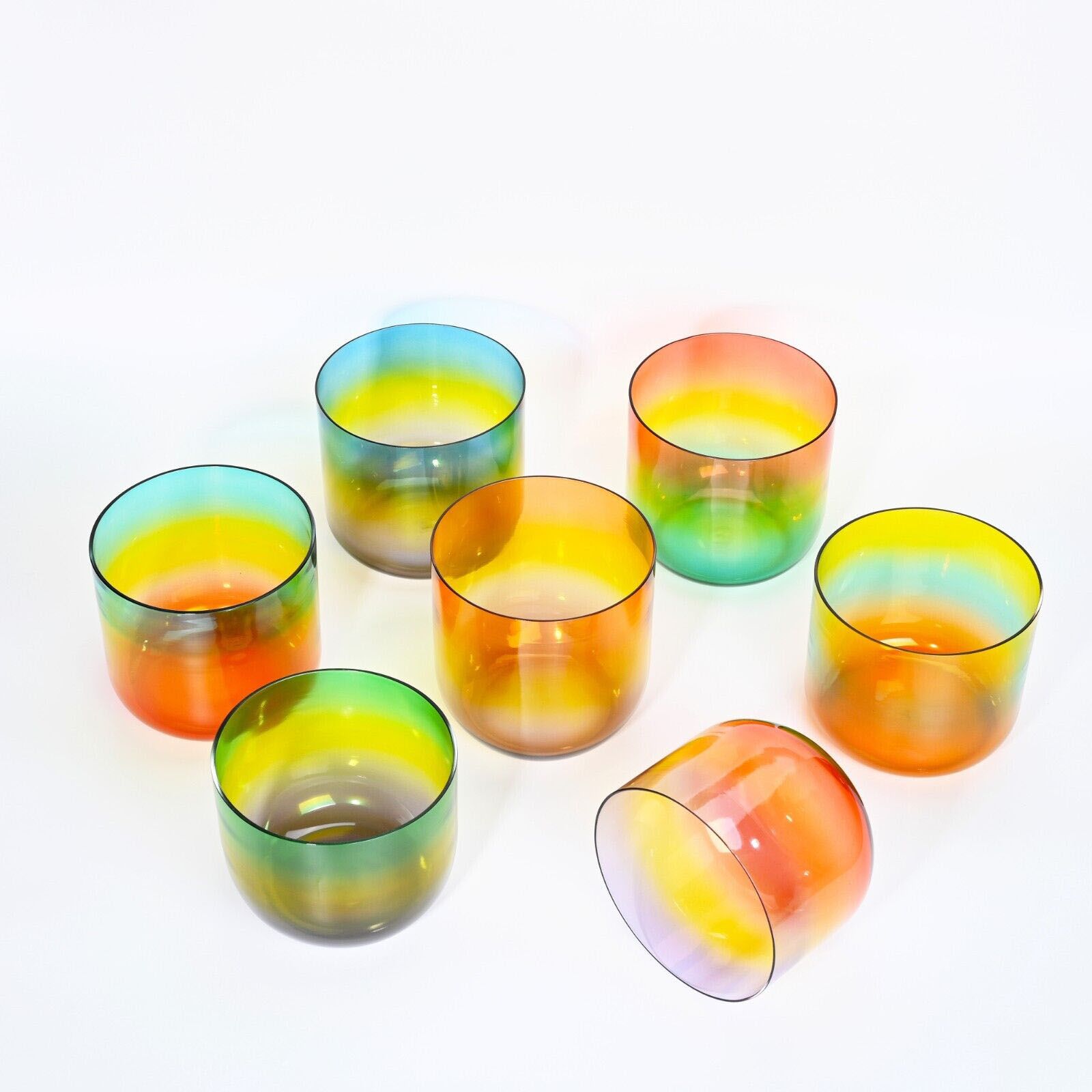images/products/transparent/rainbow-clear-quartz-crystal-singing-bowl/rainbow-clear-quartz-crystal-singing-bowl_02.jpg