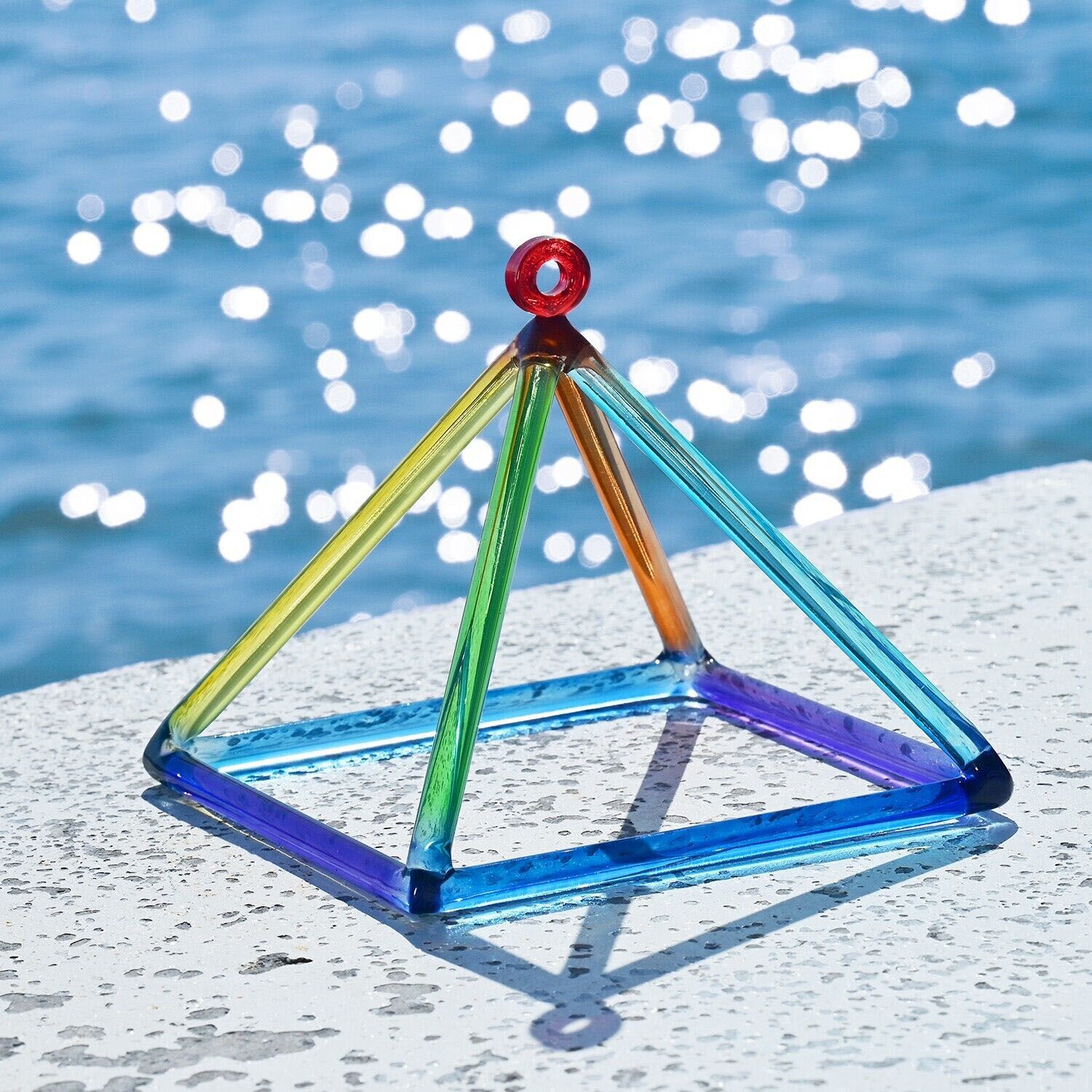 images/products/pyramid/rainbow-crystal-singing-pyramid/rainbow-crystal-singing-pyramid_07.jpg
