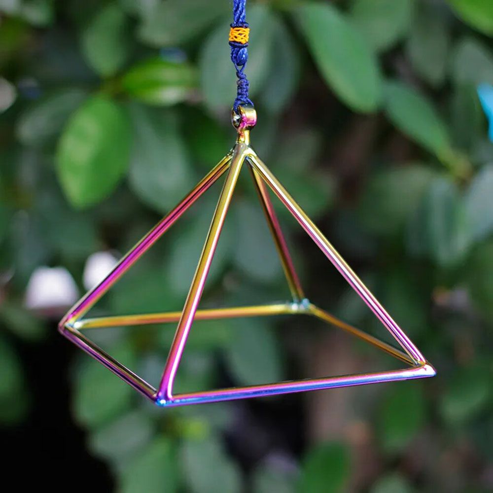 images/products/pyramid/titanium-color-quartz-crystal-singing-pyramid/titanium-color-quartz-crystal-singing-pyramid_04.jpg